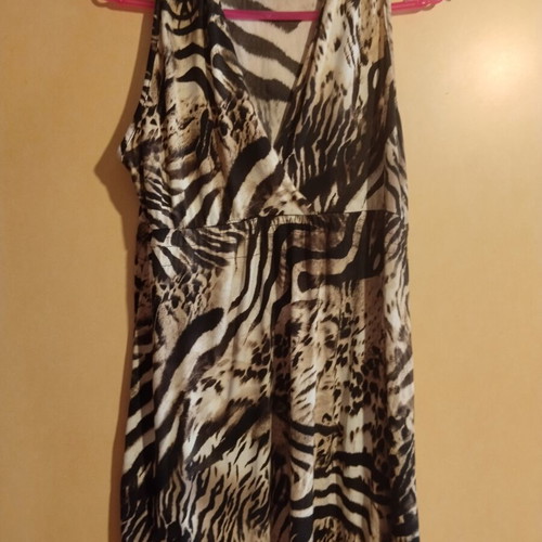 Long blouse like new, shallow neckline, black and beige, size M