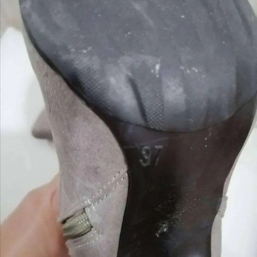 Symbol boots used size 37 grey with white knit detail