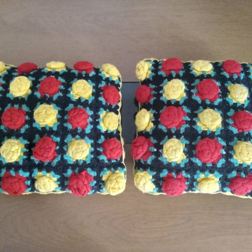 Vintage handmade knitted pillows set of 2 like new