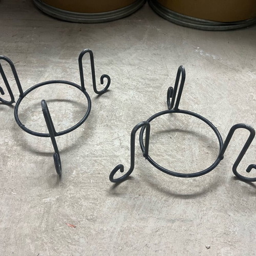 Small plant pot stands used