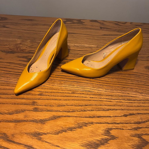 Zara pumps used yellow, stylish