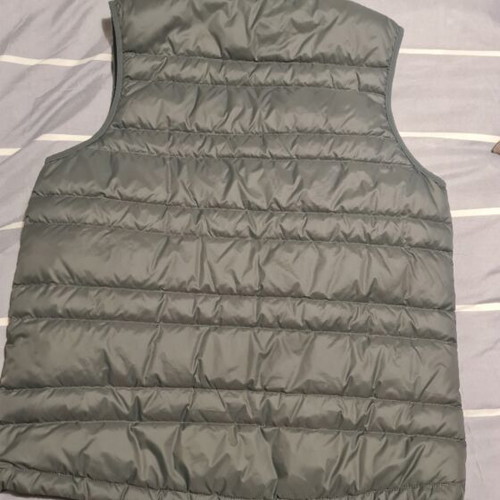 Under Armour Sleeveless Puffer Vest like new, gray, size L