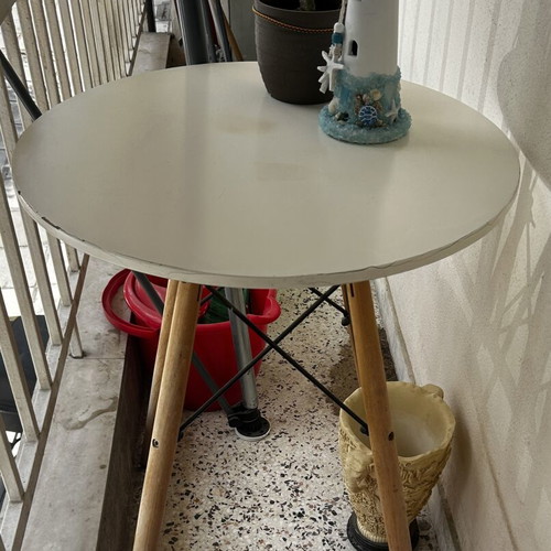 Balcony table used, good condition