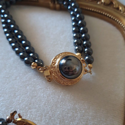 Vintage jewelry set with hematite and baroque pearls used
