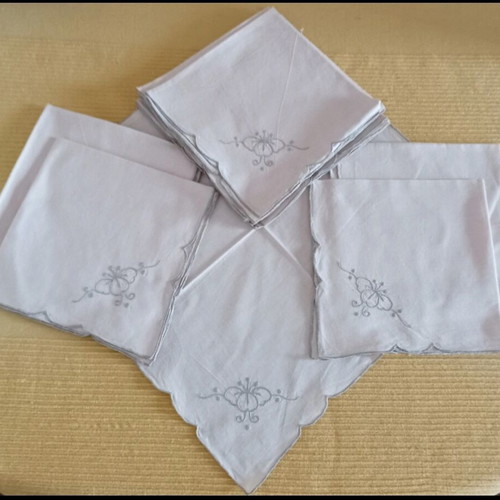 Vintage napkins set of 12, like new, cotton with gray embroidery