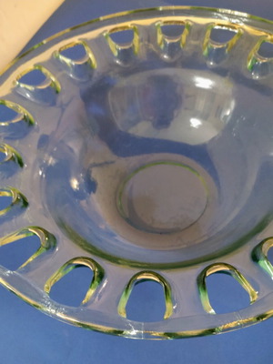 Spanish glass bowl like new with unique design