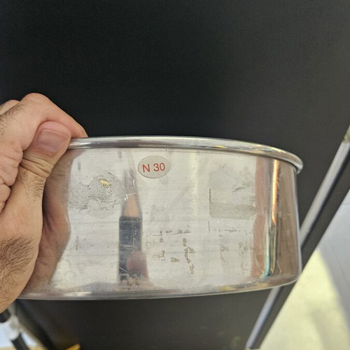 Aluminum Deep Baking Pans set of 4 like new, sizes 28 and 30 cm