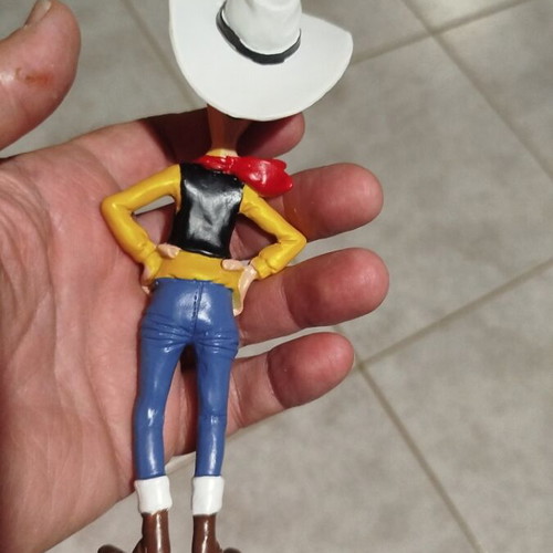 Lucky Luke figurine new, resin, 18 cm tall