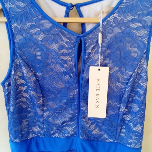 Women's lace dress new, size medium, blue