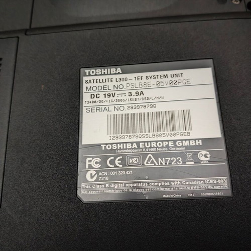 Toshiba Satellite L300‑1EF 15.4" used laptop for parts