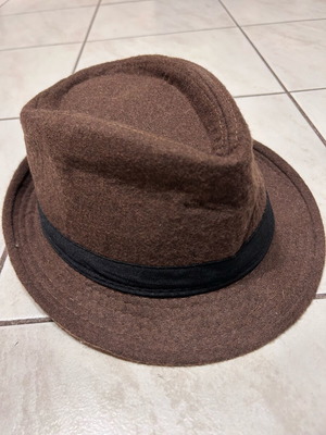 Hat used, black and brown, one size, needs slight stretching