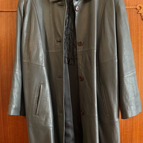 Leather coat size L with lining like new