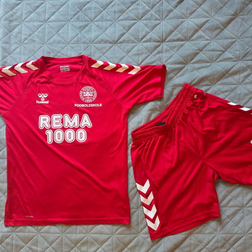 DBU Fodboldskole Football Set used, size 176 by Hummel