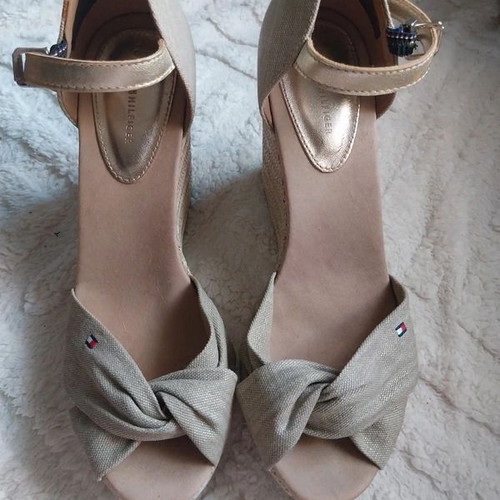 Tommy Hilfiger Iconic Elena Metallic Canvas Wedges size 41 like new