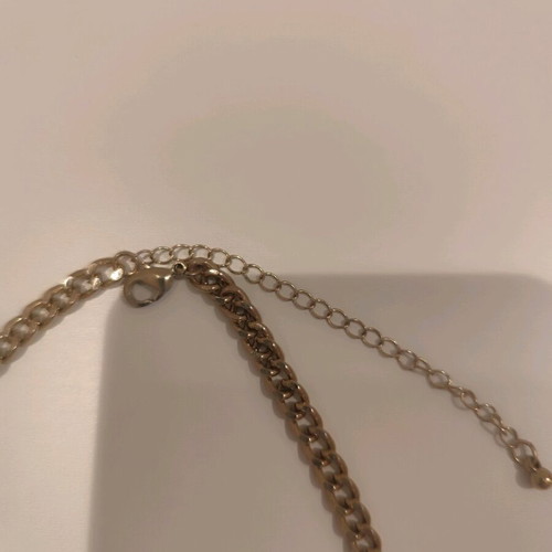 Necklace very impressive, like new, purchased in America