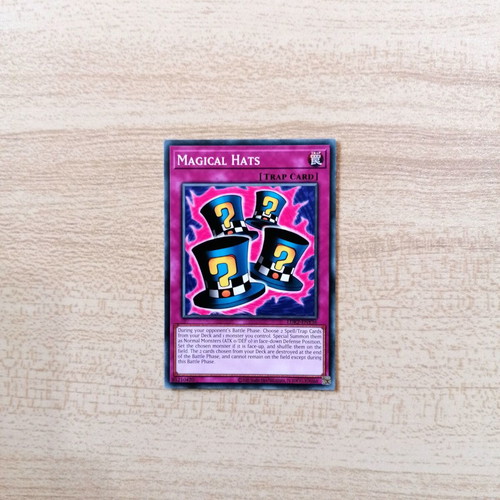 Yu-Gi-Oh! Magical Hats Trap Card near mint