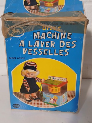 Solpa tin toy dishwasher from the 1970s, used, missing lid