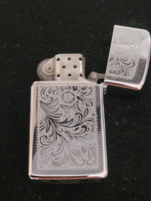 Αναπτήρας Zippo μεταχειρισμένος, σκαλιστός με μονόγραμμα και ημερομηνία