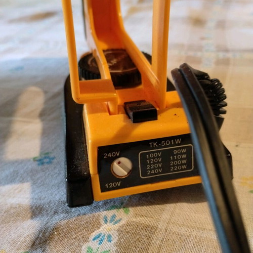 Vintage OUBOU TK-501W travel iron used, dual voltage