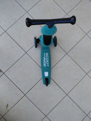 Scoot & Ride Highwaykick 1 триколесен скутер за 1-5 години, зелен