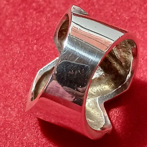 Silver ring with geometric design used