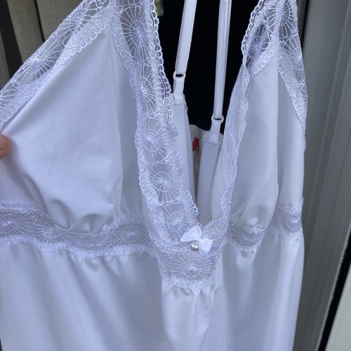 Triumph white sleepwear like new, size XL