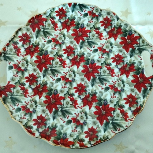 Christmas serving platter like new, porcelain