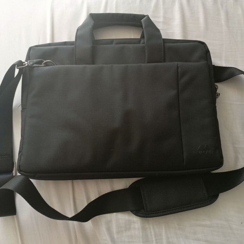 Τσάντα laptop Rivacase καινούργια, μαύρη, αδιάβροχη με πολλές τσέπες