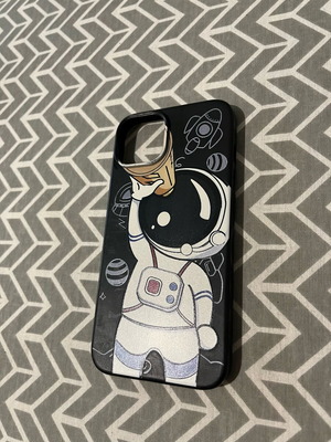 iPhone 13 case like new with minor internal scratches