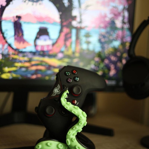 Octopus Tentacle Stand for Sony Controller new, glows in the dark