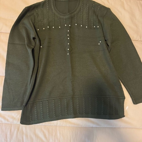 Pullover like new, size M, green