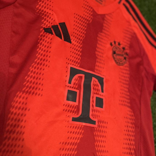Bayern Jersey like new, official replica, size Medium