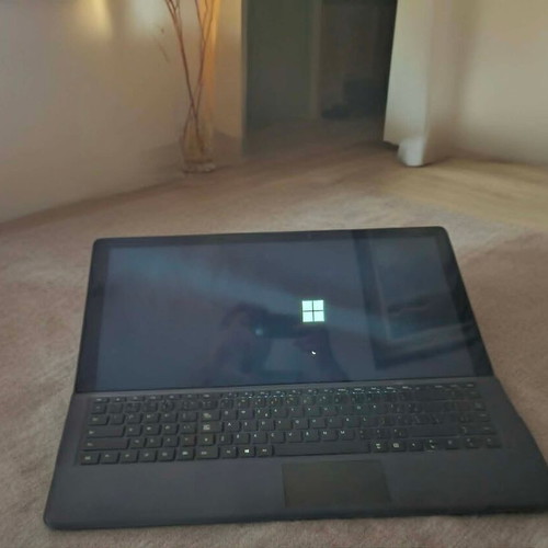 Microsoft Surface Pro 5th Gen touchscreen like new