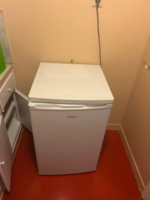 Mini Bar Refrigerator Nurfelt SDS-85W like new