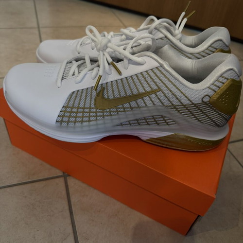 Nike M Zoom Vapor 12 Hypersmash tennis shoes new, size 45.5, white and gold