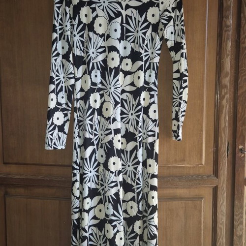 Maxi dress black and white with slit like new