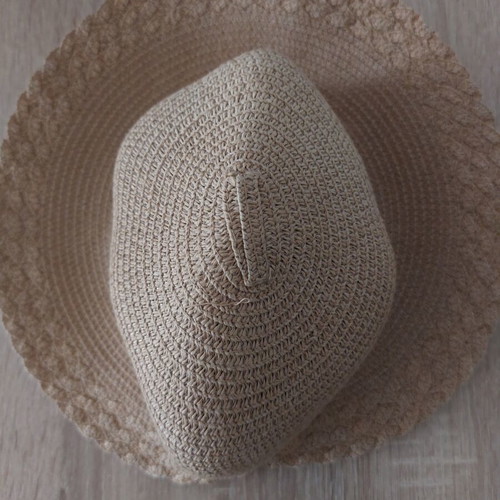 Women's Paper Straw Hat like new, one size, beige