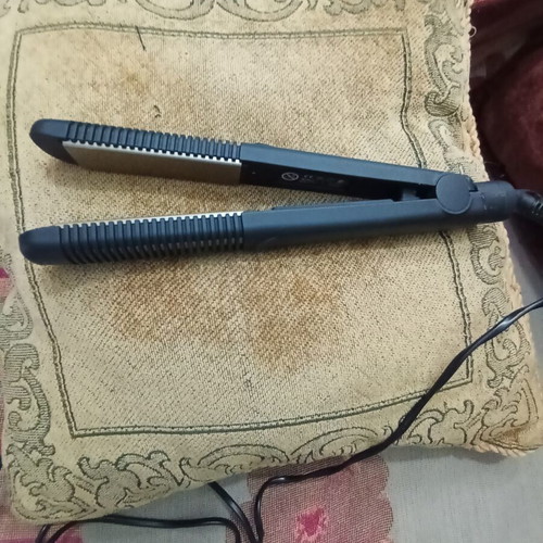 Black Italian hair straightener