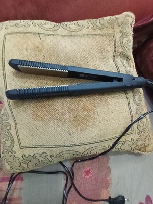 Black Italian hair straightener