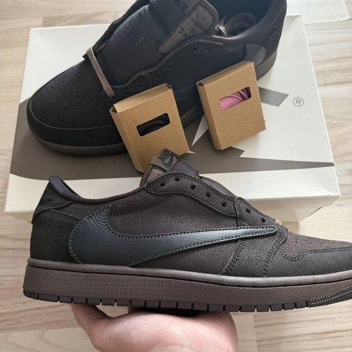 Nike Air Jordan 1 Low Travis Scott sneakers brand new, size EU 44, brown