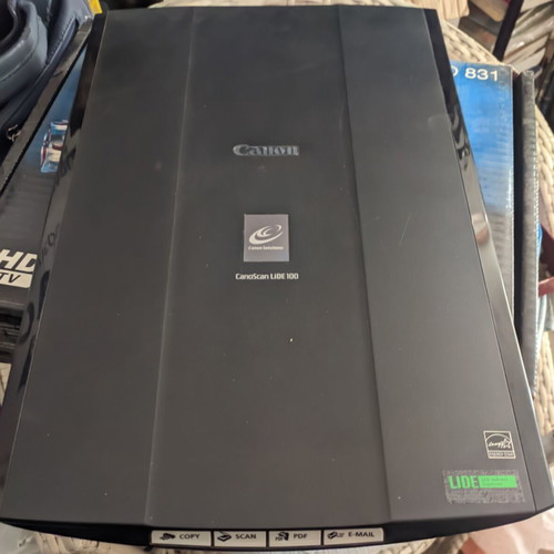 Canon CanoScan LiDE 100 scanner used in very good condition