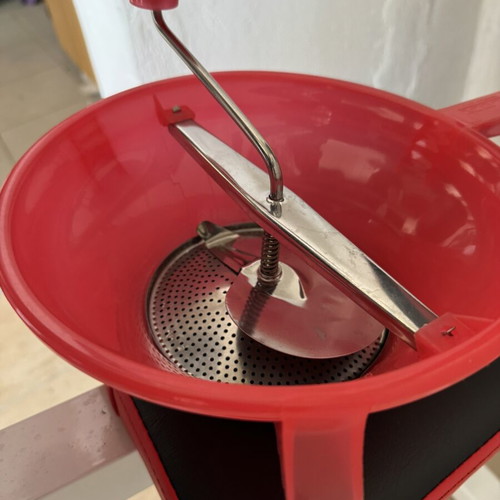 Vegetable mill manual, new, Italian plastic with stainless steel heads