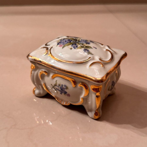Porcelain box Bavaria used with crack