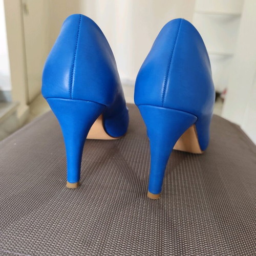 Royal blue pumps like new, synthetic leather, 9cm heel