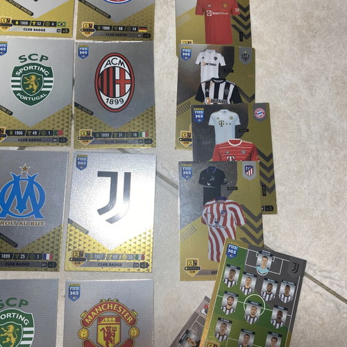 Football cards pack of 21, like new, top teams