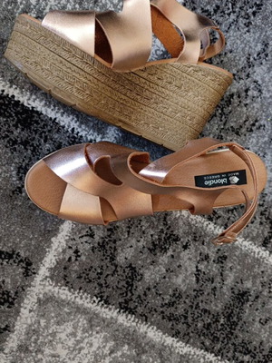 Πλατφόρμες καινούργιες αφόρετες νούμερο 41 ροζ χρυσό δέρμα