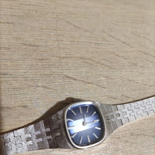 Seiko women's watch like new, silver, WGP back, st. steel, Japan