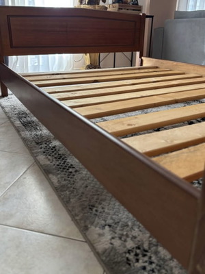 Bed with mattress used