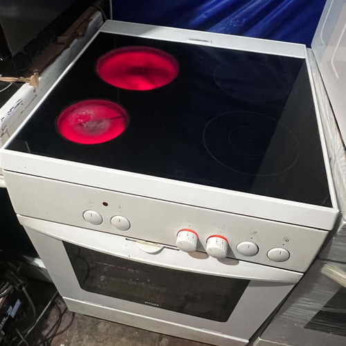 Pitsos kitchen stove with ceramic hobs used, fully functional