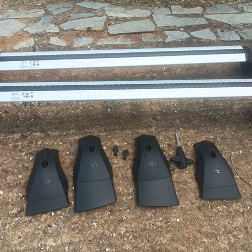 Toyota Ch-r Genuine Roof Bars like new